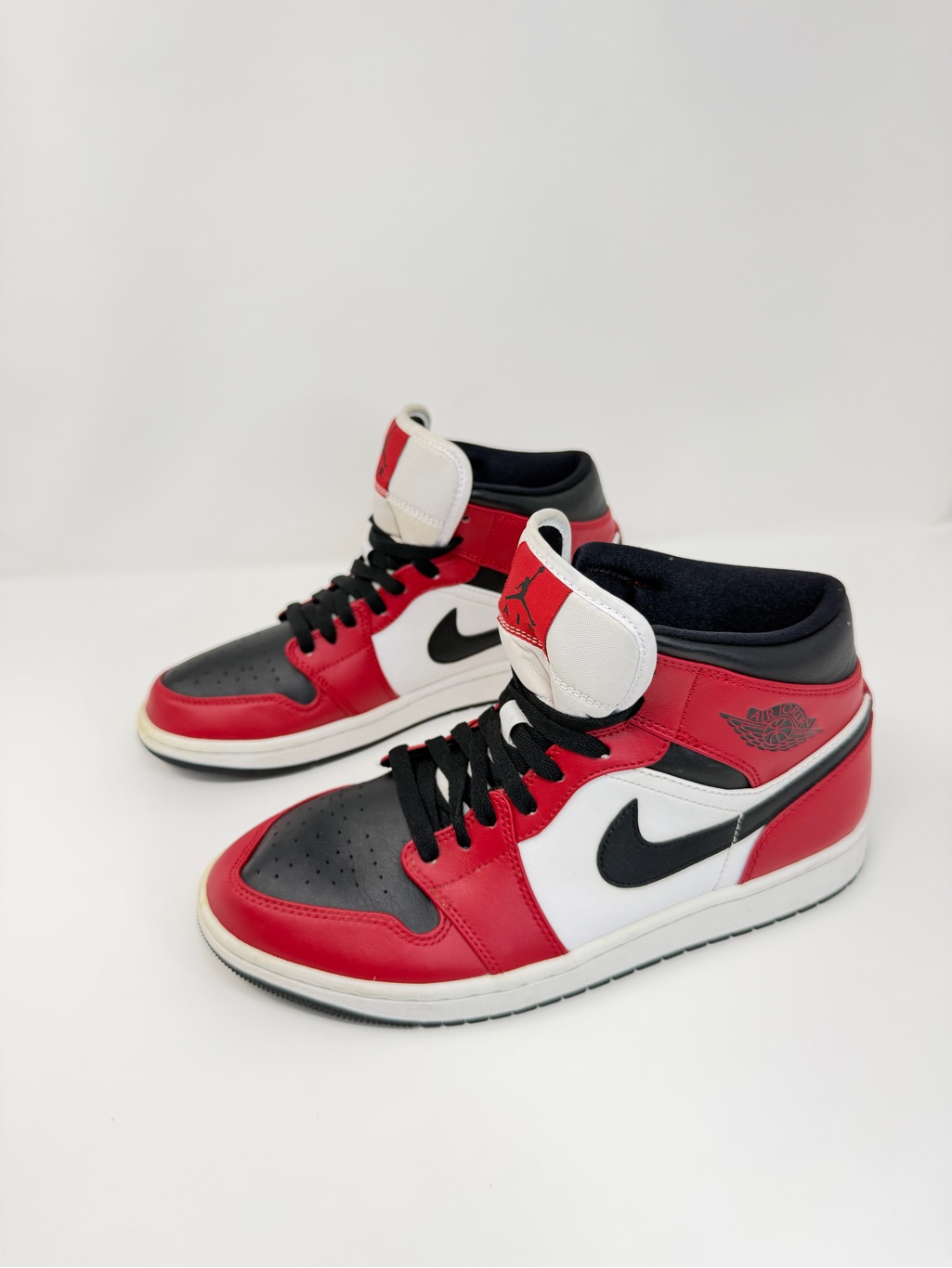 Nike Air Jordan 1 Mid - Red, Black & White